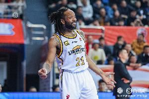 ：威尔斯与辽宁完成续约 上赛季场均21.3分4助攻