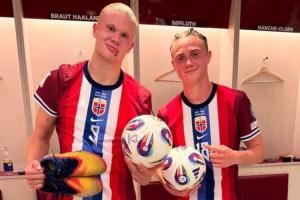 给你顶帽子戴戴😂哈兰德将点球让给替补登场队友 帮助他打入3球