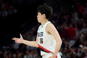 单打尤班克斯+帅气庆祝！快来看看杨瀚森16分生涯新高图集