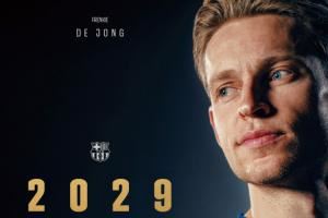 中场大将续约！官方：巴萨与德容续约至2029年，据悉解约金5亿欧