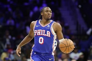 马克西：职业生涯这个节点 打球不能和以前一样总是嘻嘻哈哈了图片