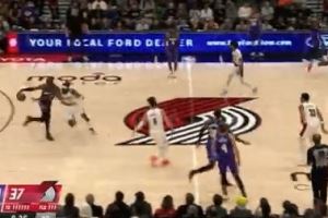 攻防建功！格兰特前场抢断艾顿 随后一条龙反击空篮暴扣