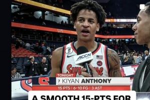 甜瓜儿子基扬大学首秀15分！詹姆斯：好样的小侄子 向你致敬🫡