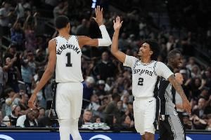 全员变强！马刺2K能力值变化：文班&哈珀等4人+1 卡斯尔+2至84